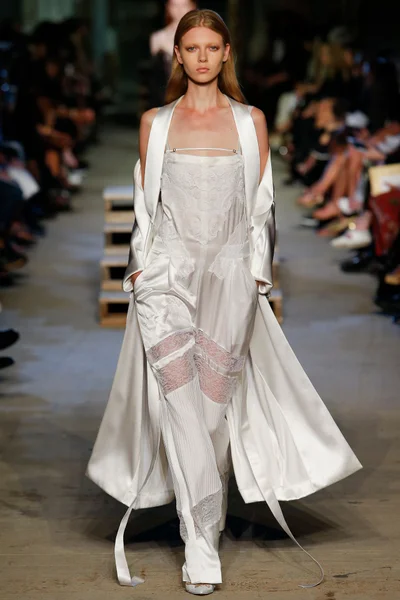 Look 80